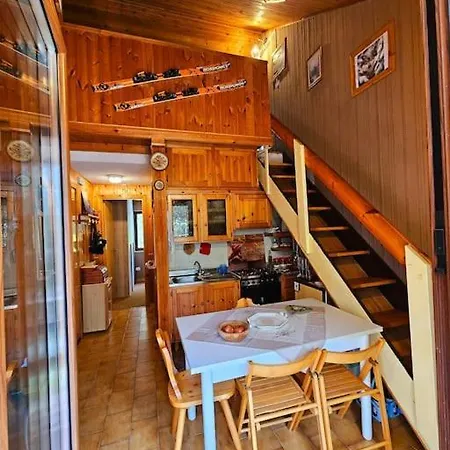 Holiday home Loricaskihome