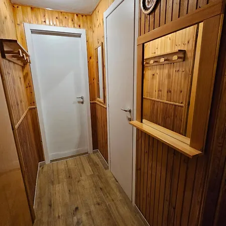 Holiday home Loricaskihome